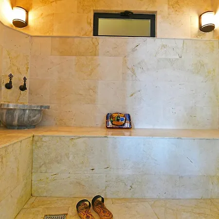 Everest Villa