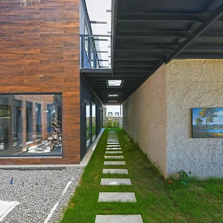 Villa Everest