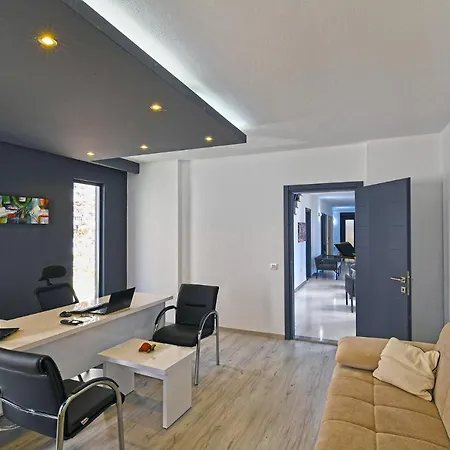 Everest Villa